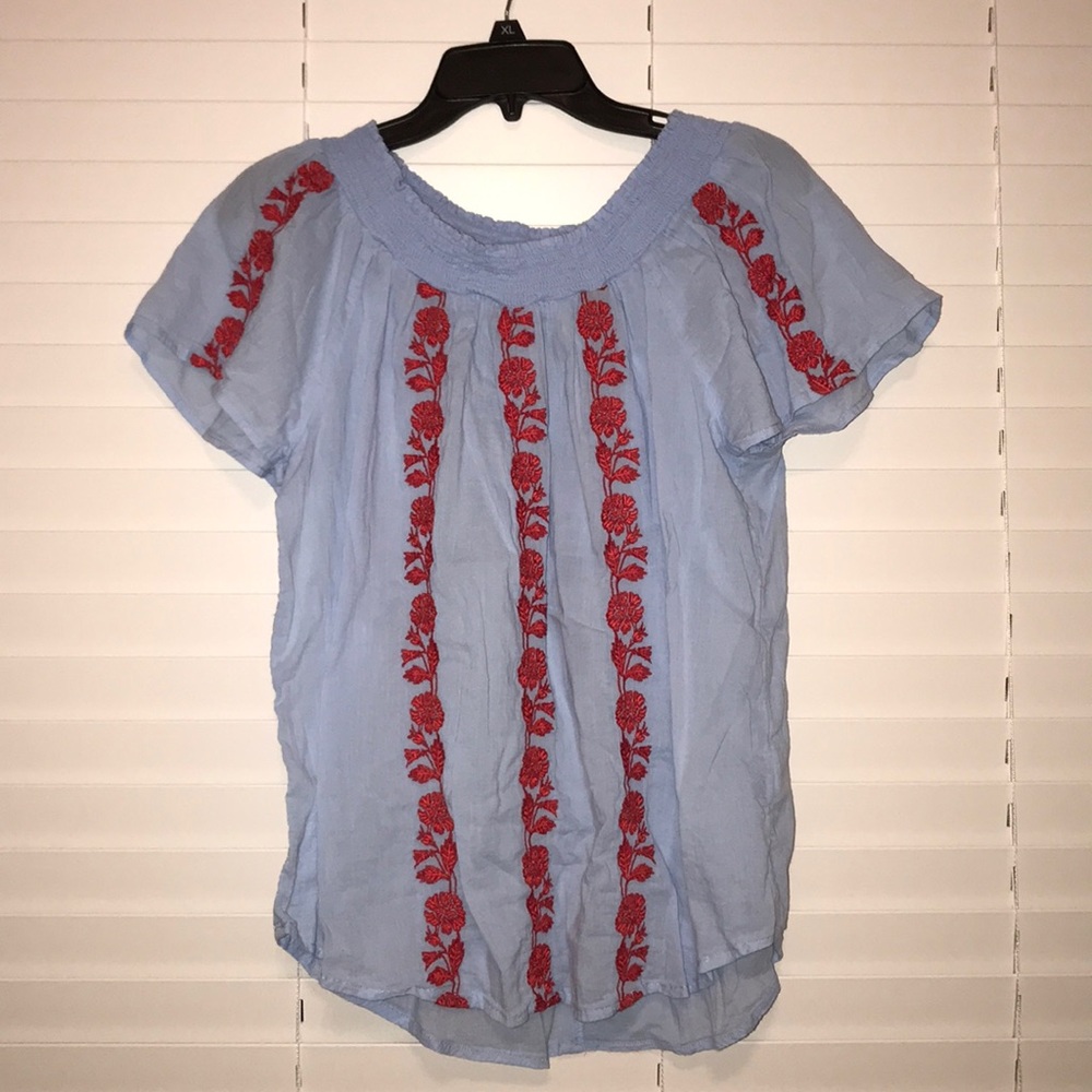 Women’s sleeveless blouse